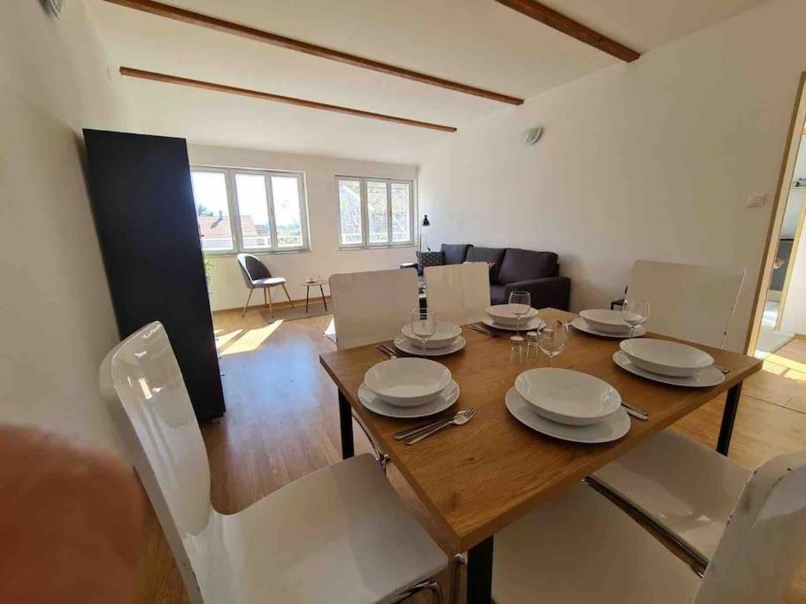 Ferienwohnung Prostorny Domov V Nejkrasnejsi Casti Chorvatska Vodice Exterior foto